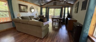 Yogi Bears Cozy Cabin on the Branch at Up The Creek