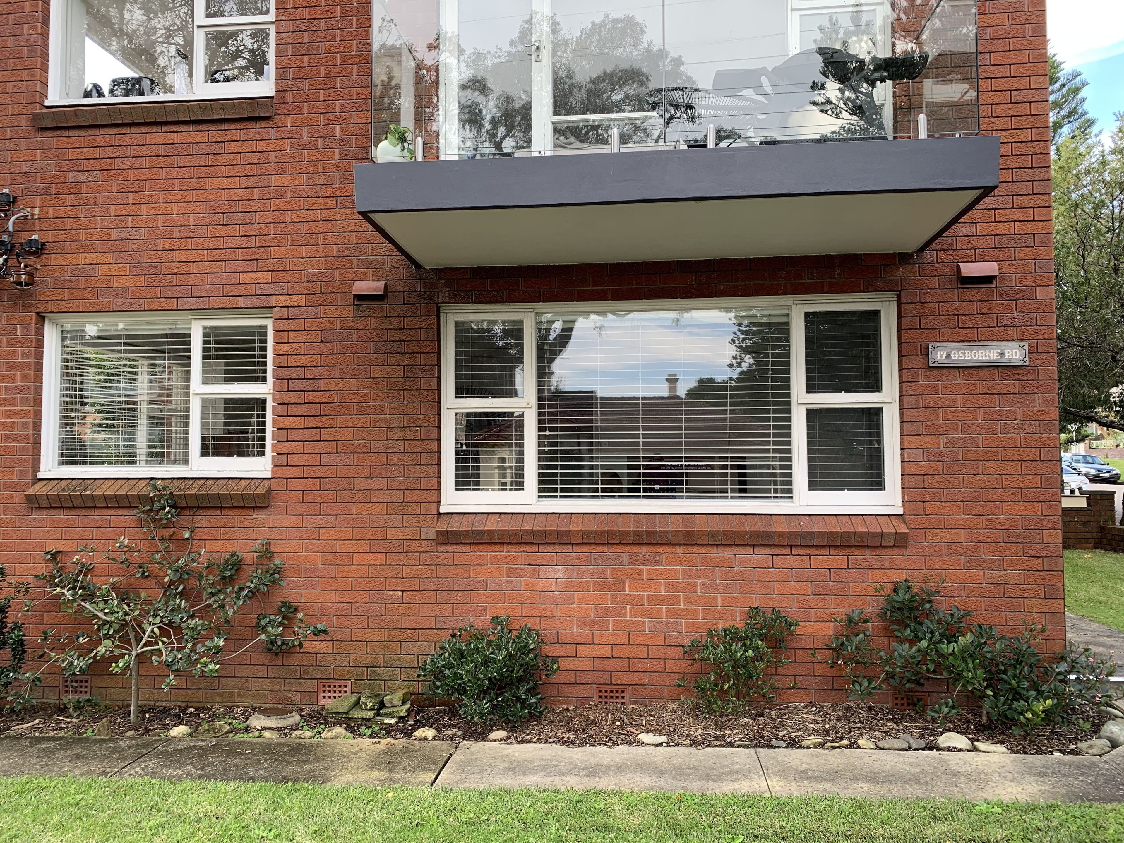 Gorgeous 1 Bedder Close to Everything You Need — image 15