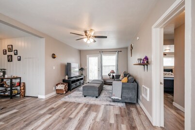 Downtown EUG home Near UO campus & Autzen Stadium