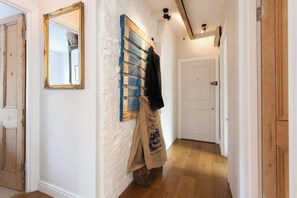 Interior - GuestReady - Amazing Central 2BD Warehouse flat (London)