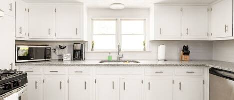 Frigorífic, microones, forn i placa de cuina