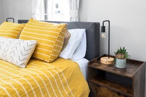 4 soverom, skrivebord, strykejern/-brett og wi-fi (inkludert)