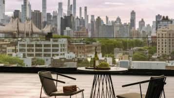 Rom, 2 dobbeltsenger, gårdsplassområde | Terrasse/patio