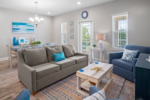 Spacious living area with balcony