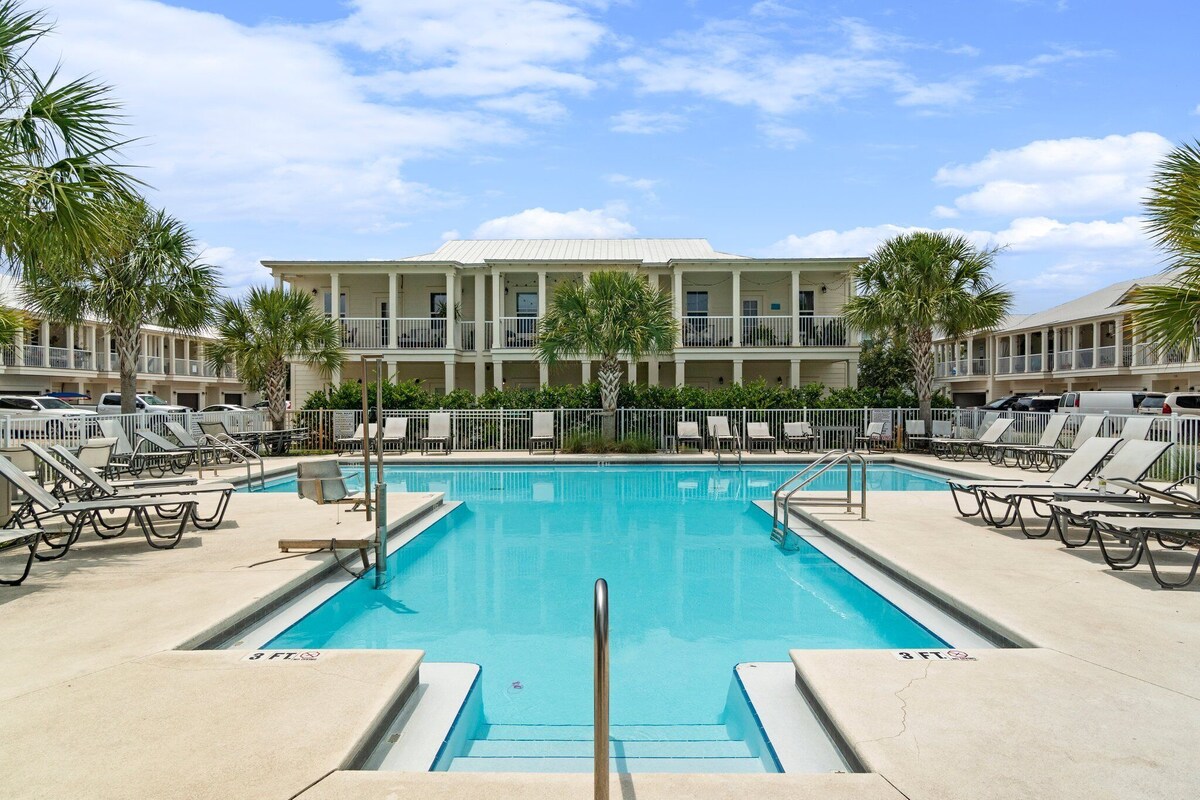 Crystal Beach Dream with Pool, Dog Park, and Beach Access