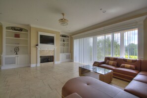 Smart TV, video games