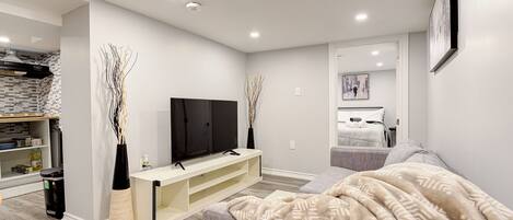 1 chambre, bureau, fer et planche à repasser, Wi-Fi gratuit