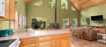 Wilderness Cabin - Nature Retreat in Peaceful Woods near Big Sandy Lake