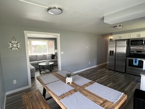 Private kitchen - COVE DISTRICT HOUSE WITH VIEW OF CEDAR POINT (Sandusky)