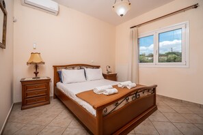 3 chambres, fer et planche à repasser, accès au Wi-Fi (inclus)