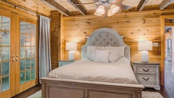 4 bedrooms, desk, iron/ironing board, travel crib