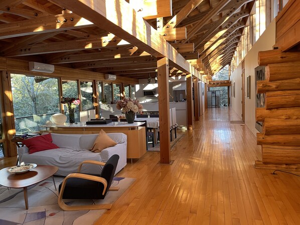 Fireplace - Waterfront Luxury 5 bedroom Georgian Bay Cottage (Tiny)