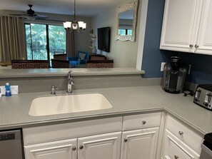Interior - Beach, Golf, and Tennis - all 5 minutes from the front door (Hilton Head Island)