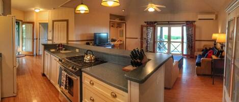 ثلاجة، ميكروويف، فرن، موقد طهي مسطح