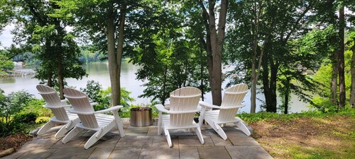 Riverfront Country House on Sassafras River. Kayak and Paddleboard. So peaceful.