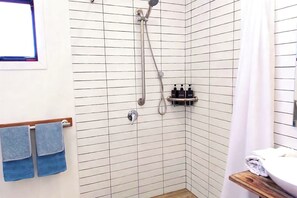 Shower, hair dryer, towels, soap - Accessible & Inclusive studio Barossa Valley SA: It's Bonza! Mill About Vineyard (Williamstown)