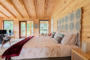 1 bedroom, iron/ironing board, travel cot, free WiFi - Accessible & Inclusive studio Barossa Valley SA: It's Bonza! Mill About Vineyard (Williamstown)