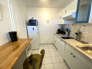 Réfrigérateur, four, lave-vaisselle