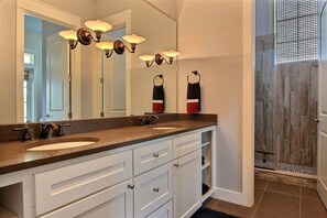 House (4 Bedrooms) | Interior - Sea Star 104 ST (Port Aransas)