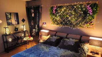 5 slaapkamers, een bureau, een strijkplank/strijkijzer, gratis wifi