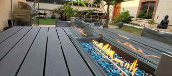 Entire gîte for 15 people with garden, swimming pool and real jacuzzi - free access 24 hours a day!