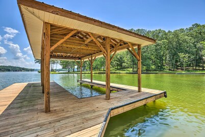 ‘The Lake Escape’: Boat Dock, Fire Pit, Kayak!