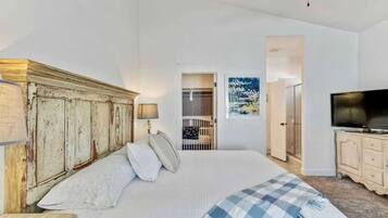 6 soveværelser, skrivebord, strygejern/strygebræt, weekendseng