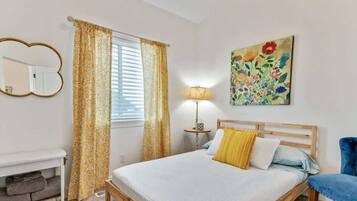 3 bedrooms, iron/ironing board, travel crib, WiFi (free)
