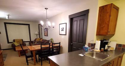 Upper village unit with access to the pools!