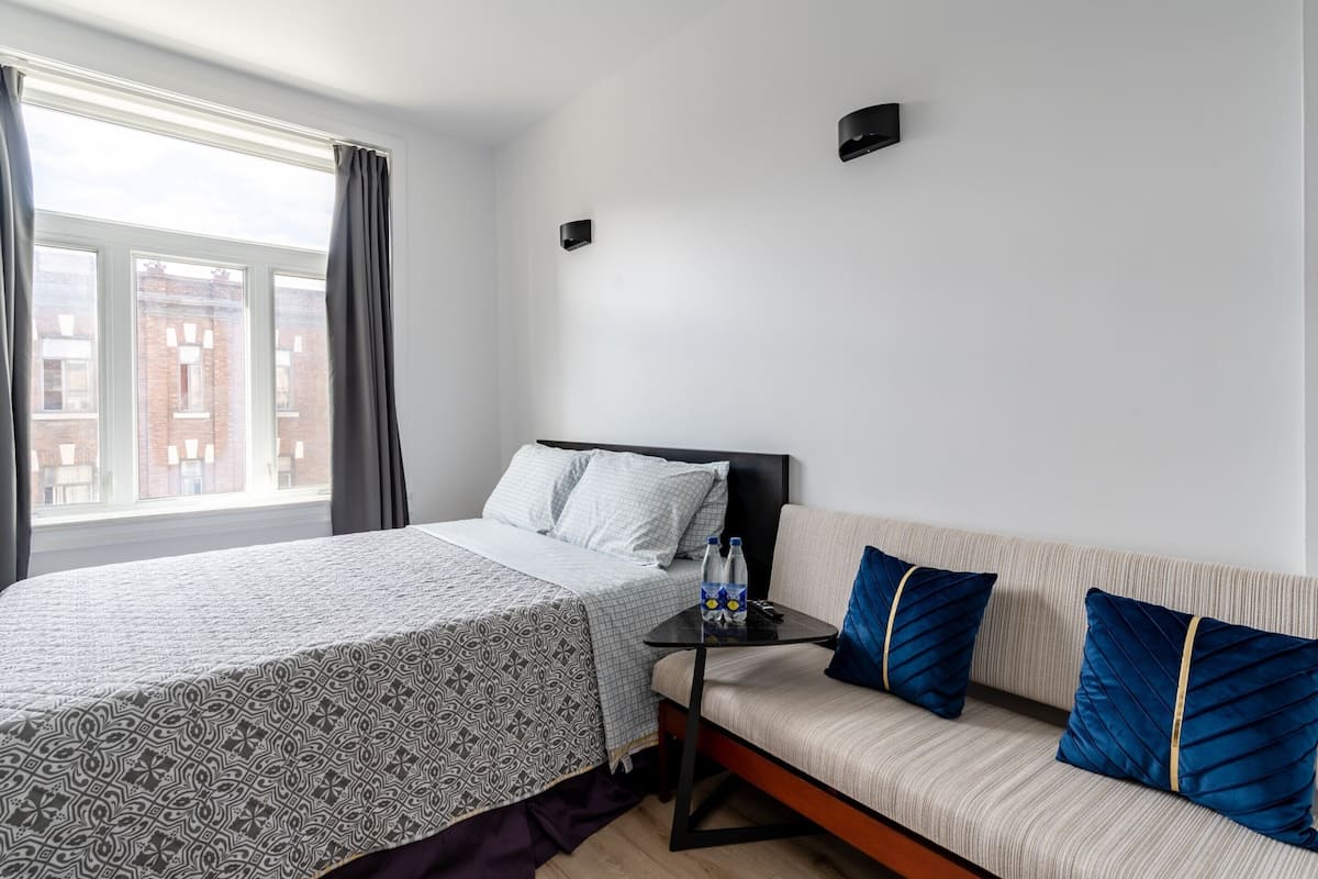 Comfort-Doppelzimmer (304) | Pillowtop-Betten, individuell dekoriert, individuell eingerichtet
