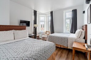 Phòng tiện nghi đơn giản (204) | Nệm có lớp đệm bông, trang trí khác biệt 