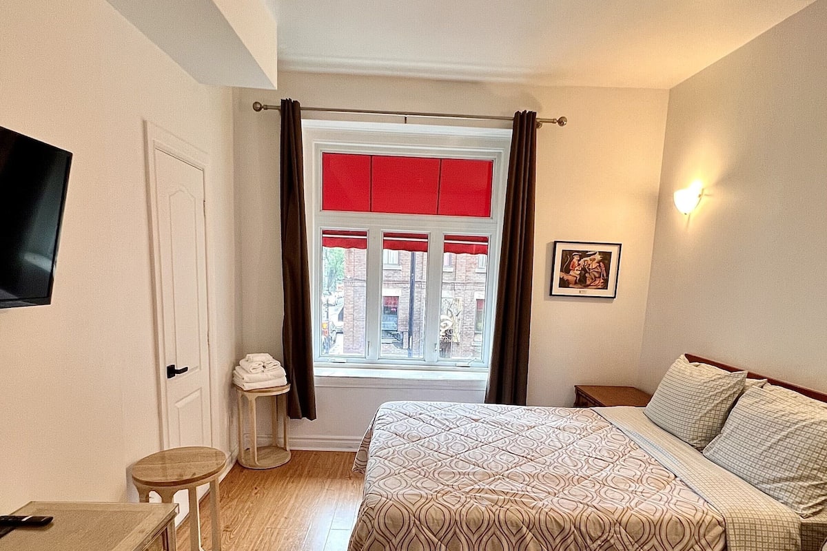 Comfort-Doppelzimmer (203) | Pillowtop-Betten, individuell dekoriert, individuell eingerichtet