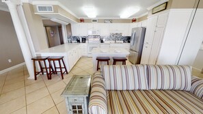 Smart TV - Beach Front Penthouse with a Gulf View - FREE BEACH CHAIRS !!!!!! (Panama City)
