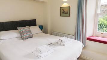 2 bedrooms, individually decorated, individually furnished, free WiFi