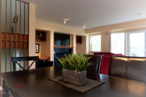 Casa de ciudad, varias camas (Lakeside Haven) | Restaurantes
