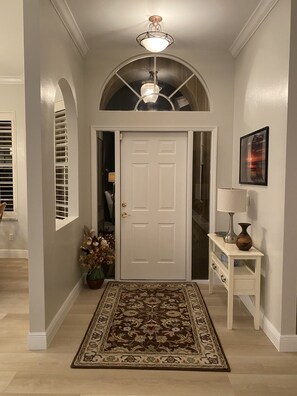 Interior - RELAXING OASIS-Private Lanai Heated POOL & SPA.  4 Bed, 3.5 Bath / Beach 10 min (Bonita Springs)