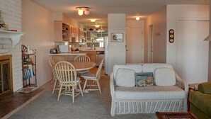 Condo, 2 Queen Beds (Pacific Sands Resort # 21) | Living room