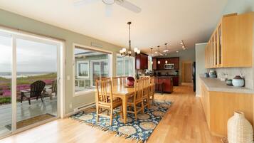 House, Multiple Beds (Pacific Sands) | Private kitchen