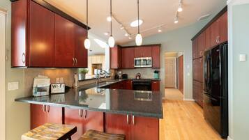 House, Multiple Beds (Pacific Sands) | Private kitchen