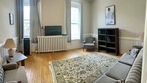 Exclusive Apartment | Living area - Stratford Suites - 32 Ontario St. (Stratford)