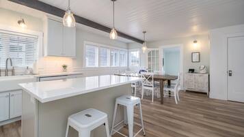 House, Multiple Beds (Hydrangea House) | Dining