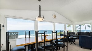 House, Multiple Beds (Lawton's View) | Private kitchen - Lawton's View (Lincoln City)