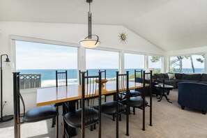 House, Multiple Beds (Lawton's View) | Private kitchen - Lawton's View (Lincoln City)