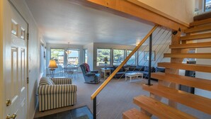 House, Multiple Beds (Manzanita Vacation Rental (MCA 1151)) | Living room - Manzanita Vacation Rental (Manzanita)