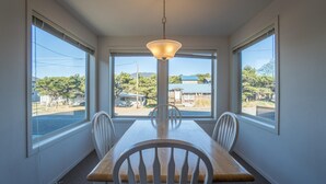 House, Multiple Beds (Manzanita Vacation Rental (MCA 1151)) | Private kitchen - Manzanita Vacation Rental (Manzanita)