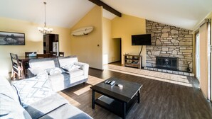 House, Multiple Beds (Necanicum West) | Living room - Necanicum West (Seaside)