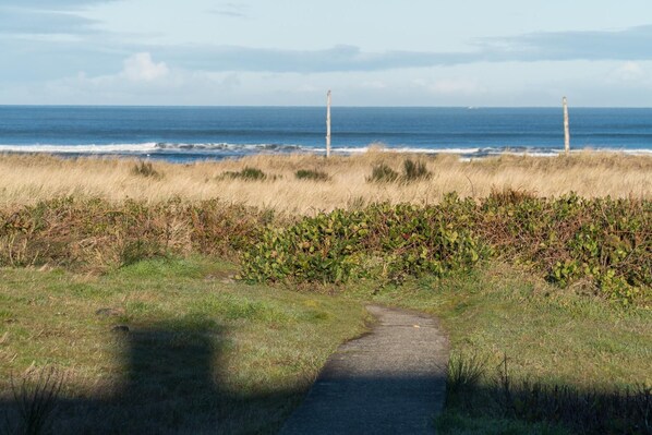 House, Multiple Beds (Necanicum West) | Beach