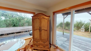 Room - Om Home (Gleneden Beach)