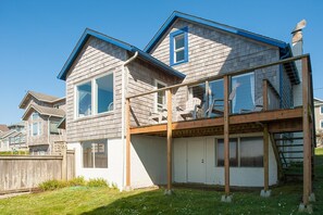 Exterior - On The Beach (Newport)