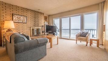 Condo, Multiple Beds (Pacific Sands Resort # 18) | Living room